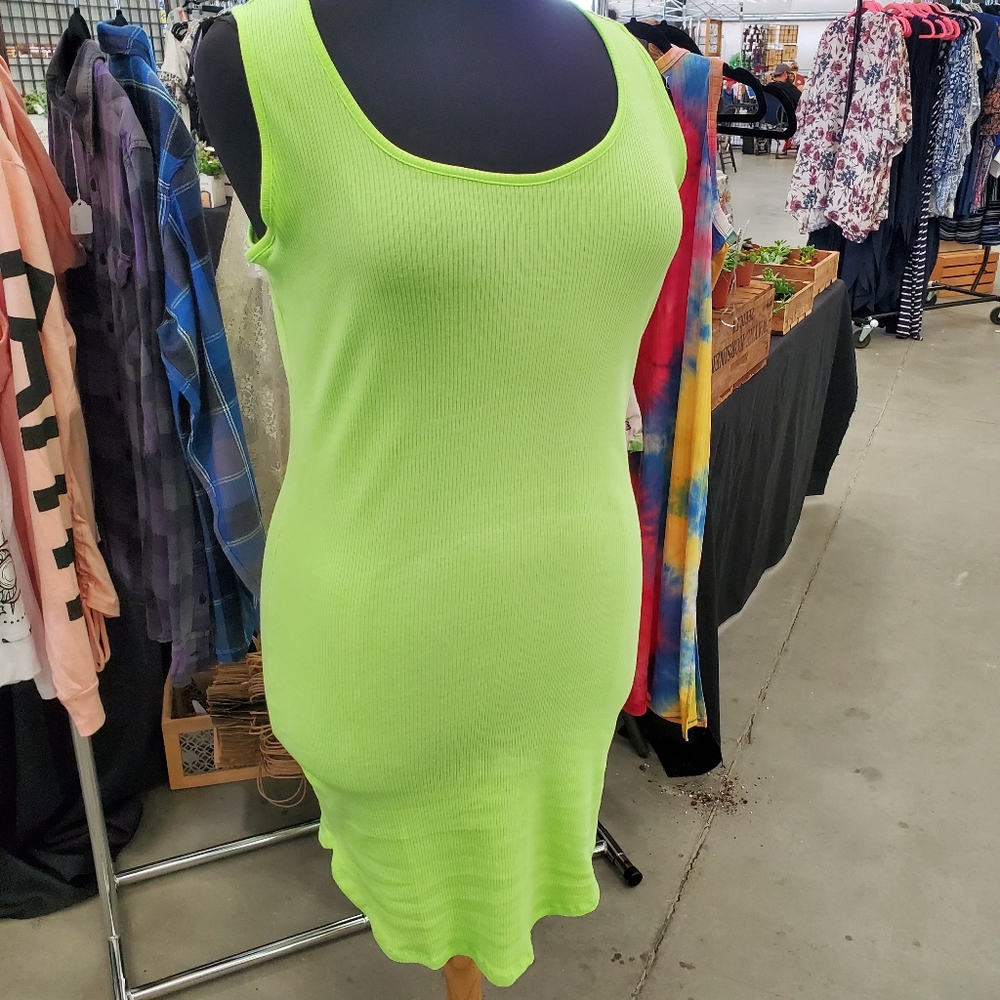 Dress - Picture 8 of 8